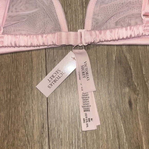 Victoria’s Secret Sheer Shine Strap Bra - Picture 7 of 7